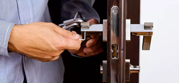 Commercial Door Lock Repair Lake Magdalene
