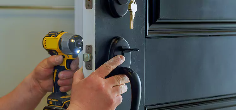 Commercial Door Lock Installation Lake Magdalene